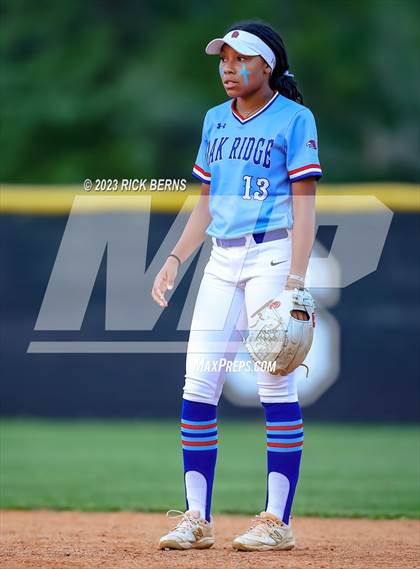 Thumbnail 1 in Oak Ridge vs Grand Oaks photogallery.
