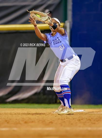 Thumbnail 3 in Oak Ridge vs Grand Oaks photogallery.