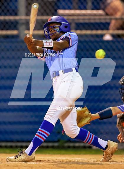 Thumbnail 1 in Oak Ridge vs Grand Oaks photogallery.