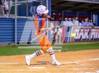 Thumbnail 3 in Oak Ridge vs Grand Oaks photogallery.
