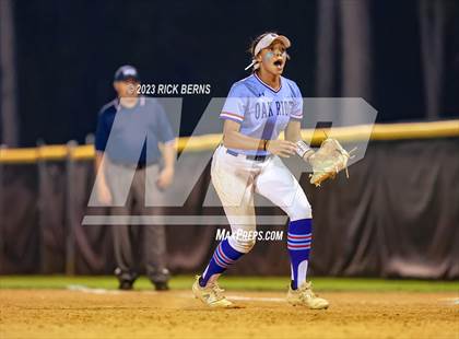 Thumbnail 3 in Oak Ridge vs Grand Oaks photogallery.
