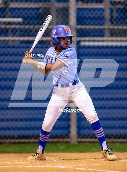 Thumbnail 1 in Oak Ridge vs Grand Oaks photogallery.