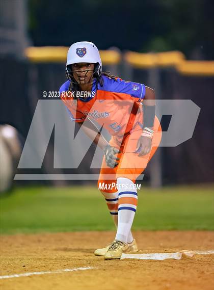 Thumbnail 2 in Oak Ridge vs Grand Oaks photogallery.