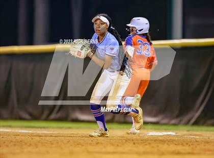 Thumbnail 2 in Oak Ridge vs Grand Oaks photogallery.