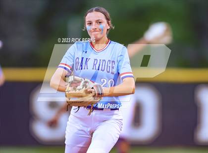 Thumbnail 1 in Oak Ridge vs Grand Oaks photogallery.
