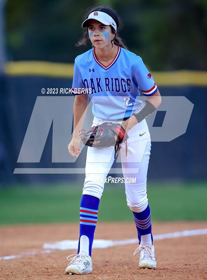 Thumbnail 2 in Oak Ridge vs Grand Oaks photogallery.