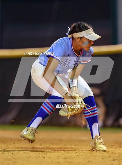 Thumbnail 3 in Oak Ridge vs Grand Oaks photogallery.