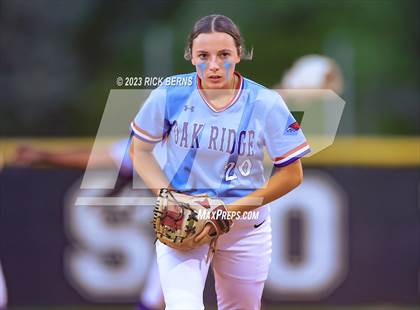 Thumbnail 3 in Oak Ridge vs Grand Oaks photogallery.