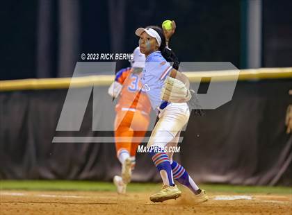 Thumbnail 3 in Oak Ridge vs Grand Oaks photogallery.