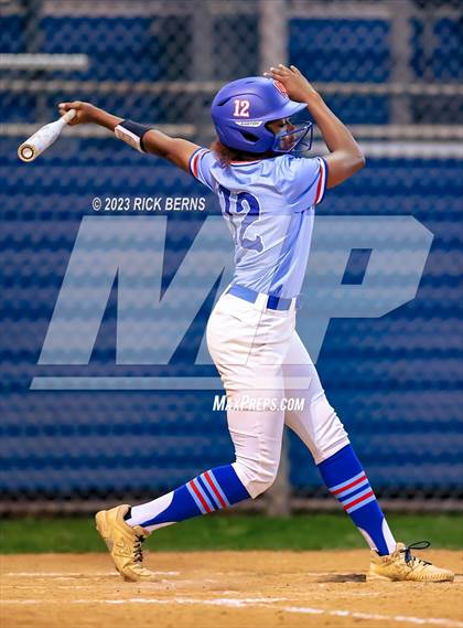 Thumbnail 2 in Oak Ridge vs Grand Oaks photogallery.