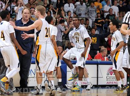 Thumbnail 1 in Santa Monica vs. Loyola (CIF SoCal Regional D1 Final) photogallery.