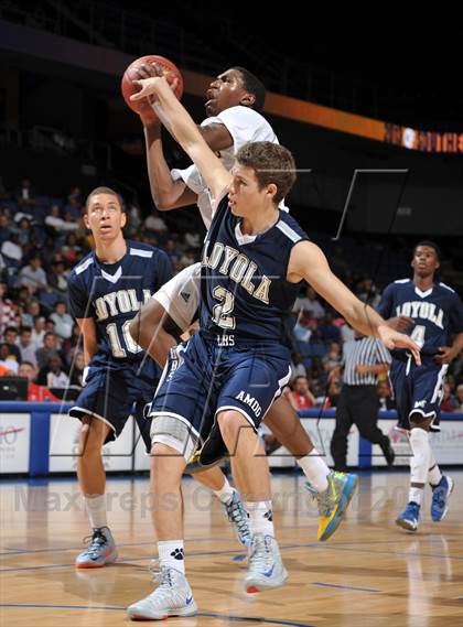 Thumbnail 2 in Santa Monica vs. Loyola (CIF SoCal Regional D1 Final) photogallery.