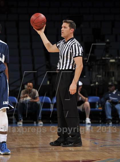 Thumbnail 1 in Santa Monica vs. Loyola (CIF SoCal Regional D1 Final) photogallery.