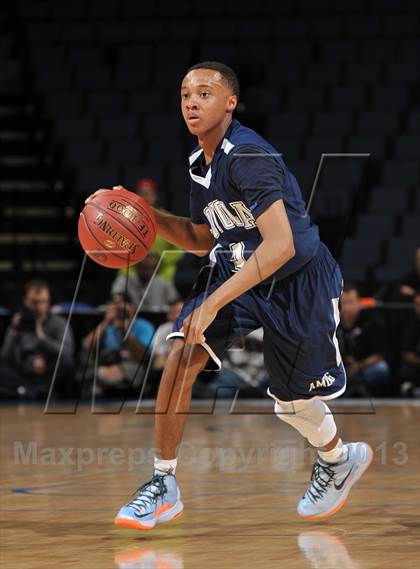 Thumbnail 2 in Santa Monica vs. Loyola (CIF SoCal Regional D1 Final) photogallery.