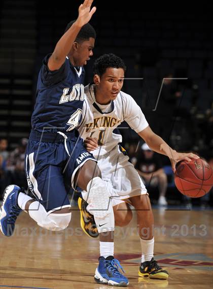 Thumbnail 1 in Santa Monica vs. Loyola (CIF SoCal Regional D1 Final) photogallery.