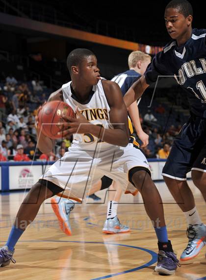 Thumbnail 1 in Santa Monica vs. Loyola (CIF SoCal Regional D1 Final) photogallery.