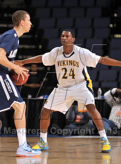 Thumbnail 1 in Santa Monica vs. Loyola (CIF SoCal Regional D1 Final) photogallery.