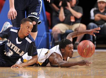 Thumbnail 2 in Santa Monica vs. Loyola (CIF SoCal Regional D1 Final) photogallery.