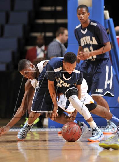 Thumbnail 1 in Santa Monica vs. Loyola (CIF SoCal Regional D1 Final) photogallery.