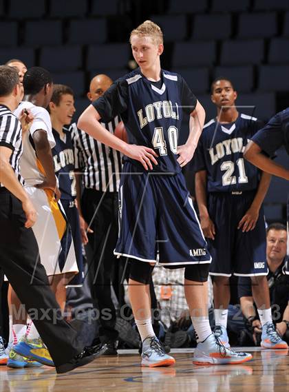 Thumbnail 1 in Santa Monica vs. Loyola (CIF SoCal Regional D1 Final) photogallery.