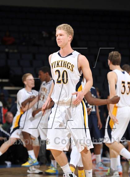 Thumbnail 2 in Santa Monica vs. Loyola (CIF SoCal Regional D1 Final) photogallery.