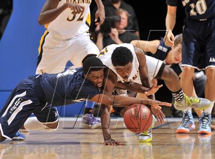 Thumbnail 1 in Santa Monica vs. Loyola (CIF SoCal Regional D1 Final) photogallery.