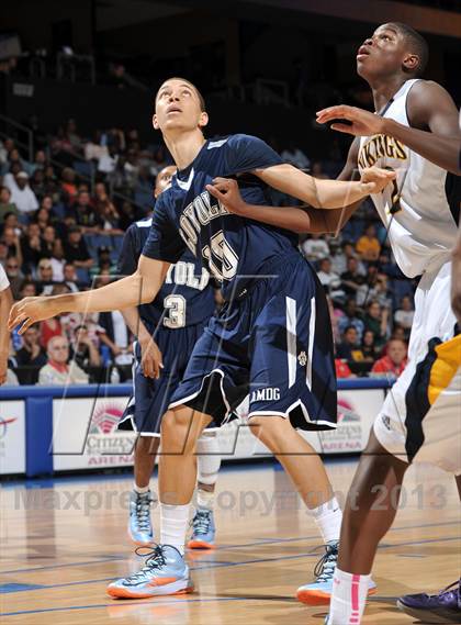 Thumbnail 2 in Santa Monica vs. Loyola (CIF SoCal Regional D1 Final) photogallery.
