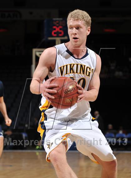 Thumbnail 1 in Santa Monica vs. Loyola (CIF SoCal Regional D1 Final) photogallery.