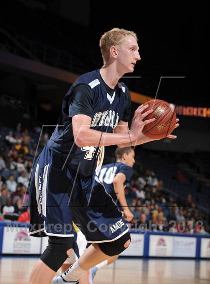 Thumbnail 3 in Santa Monica vs. Loyola (CIF SoCal Regional D1 Final) photogallery.