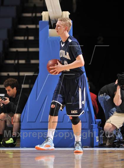Thumbnail 2 in Santa Monica vs. Loyola (CIF SoCal Regional D1 Final) photogallery.