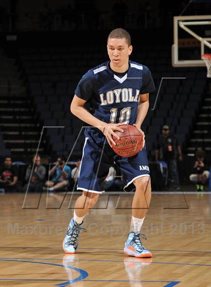 Thumbnail 2 in Santa Monica vs. Loyola (CIF SoCal Regional D1 Final) photogallery.