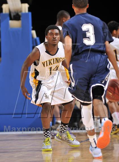 Thumbnail 2 in Santa Monica vs. Loyola (CIF SoCal Regional D1 Final) photogallery.