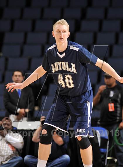 Thumbnail 3 in Santa Monica vs. Loyola (CIF SoCal Regional D1 Final) photogallery.