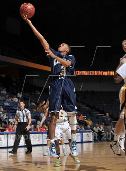 Thumbnail 3 in Santa Monica vs. Loyola (CIF SoCal Regional D1 Final) photogallery.