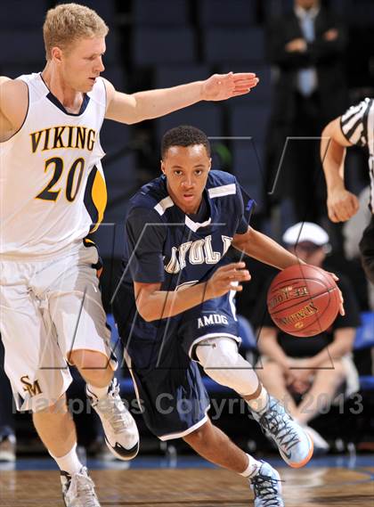 Thumbnail 2 in Santa Monica vs. Loyola (CIF SoCal Regional D1 Final) photogallery.