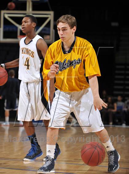 Thumbnail 3 in Santa Monica vs. Loyola (CIF SoCal Regional D1 Final) photogallery.