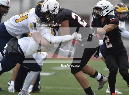 Thumbnail 2 in Yelm vs. Bellevue (WIAA 3A State Semifinal) photogallery.