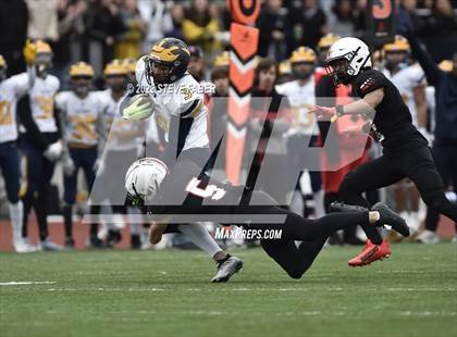 Thumbnail 2 in Yelm vs. Bellevue (WIAA 3A State Semifinal) photogallery.