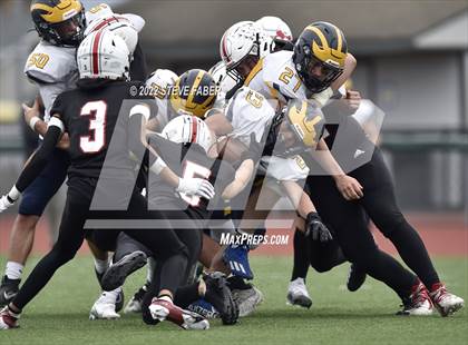 Thumbnail 3 in Yelm vs. Bellevue (WIAA 3A State Semifinal) photogallery.