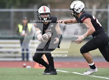 Thumbnail 3 in Yelm vs. Bellevue (WIAA 3A State Semifinal) photogallery.