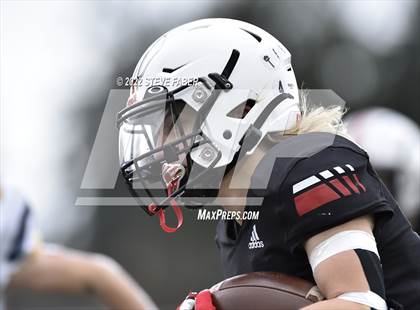 Thumbnail 2 in Yelm vs. Bellevue (WIAA 3A State Semifinal) photogallery.