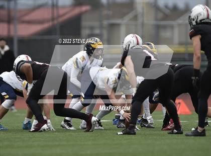 Thumbnail 2 in Yelm vs. Bellevue (WIAA 3A State Semifinal) photogallery.