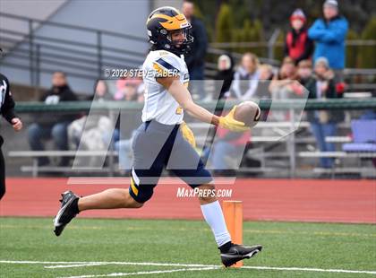 Thumbnail 2 in Yelm vs. Bellevue (WIAA 3A State Semifinal) photogallery.