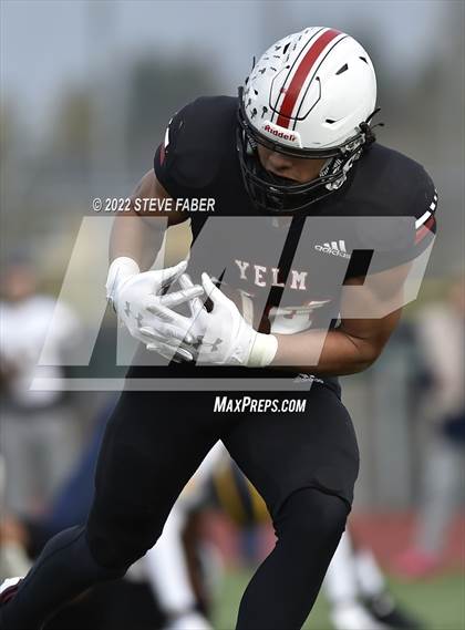Thumbnail 3 in Yelm vs. Bellevue (WIAA 3A State Semifinal) photogallery.