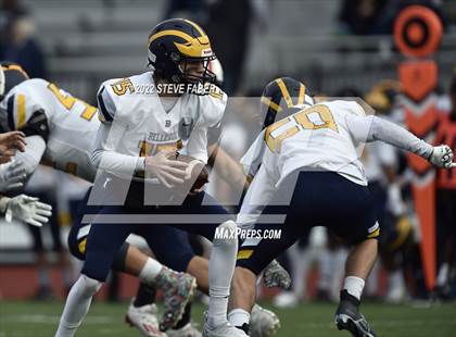 Thumbnail 3 in Yelm vs. Bellevue (WIAA 3A State Semifinal) photogallery.