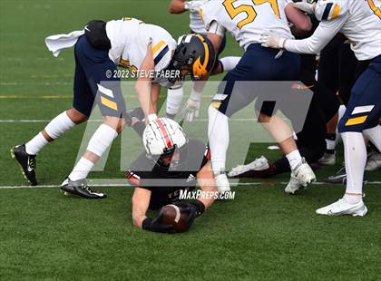 Thumbnail 2 in Yelm vs. Bellevue (WIAA 3A State Semifinal) photogallery.