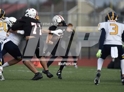 Thumbnail 1 in Yelm vs. Bellevue (WIAA 3A State Semifinal) photogallery.