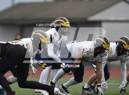 Thumbnail 3 in Yelm vs. Bellevue (WIAA 3A State Semifinal) photogallery.