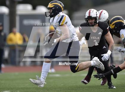 Thumbnail 1 in Yelm vs. Bellevue (WIAA 3A State Semifinal) photogallery.