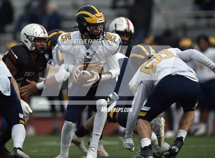 Thumbnail 2 in Yelm vs. Bellevue (WIAA 3A State Semifinal) photogallery.